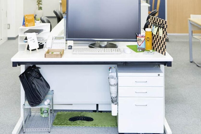 100e59d87e382a2e382a4e38387e382a2e381a7e5ae9fe78fbee38199e3828be382aae38395e382a3e382b9e38387e382b9e382afe695b4e79086e6b395 100均アイデアで実現するオフィスデスク整理法