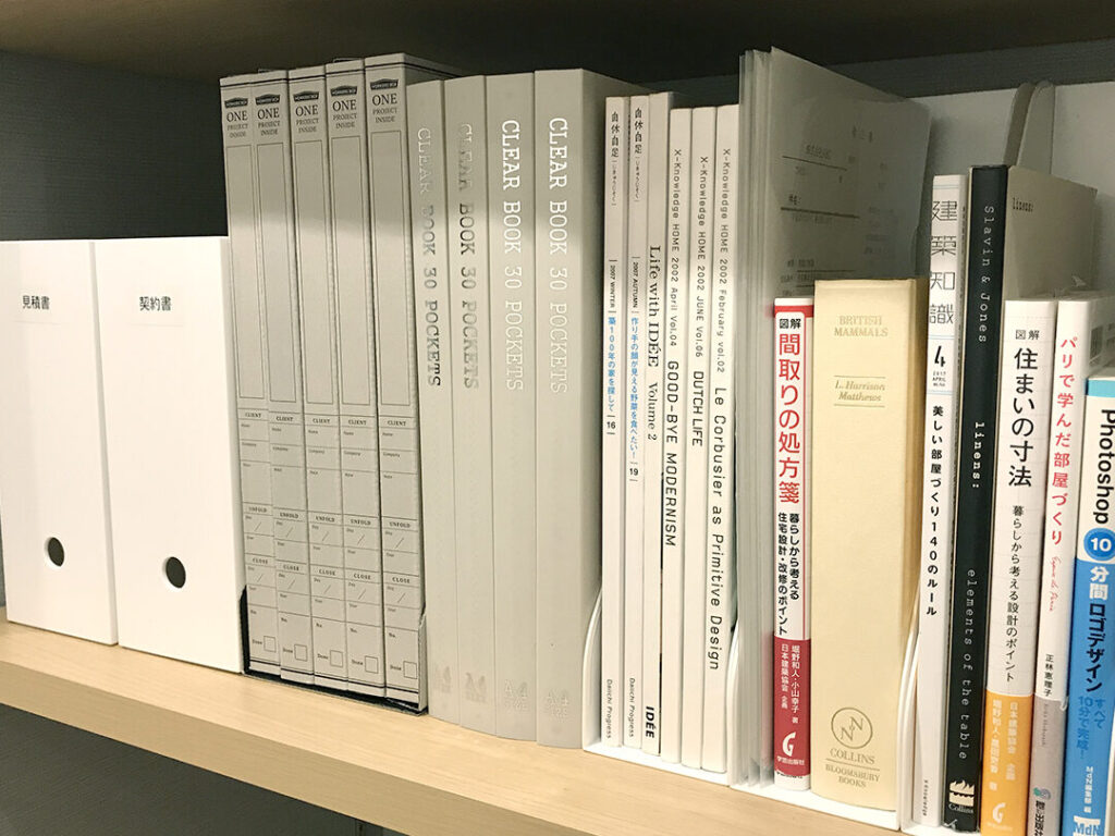 本 収納 アイデアの実用的なリストと提案