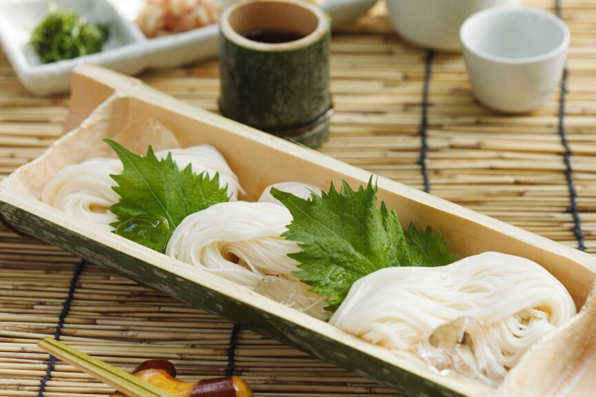 e6b581e38197e3819de38186e38281e38293e382a2e382a4e38387e382a2e381aee4b880e8a6a7e381a8e6a5bde38197e381bfe696b9e381bee381a8e38281 流しそうめんアイデアの一覧と楽しみ方まとめ